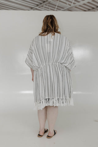 FLOWY WOVEN KIMONO WITH FRINGE - Love Marlow