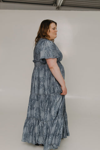 FLUTTER SLEEVE DRESS WITH LARGE FLORAL PATTERN IN SERENITY DRIFT - Love Marlow