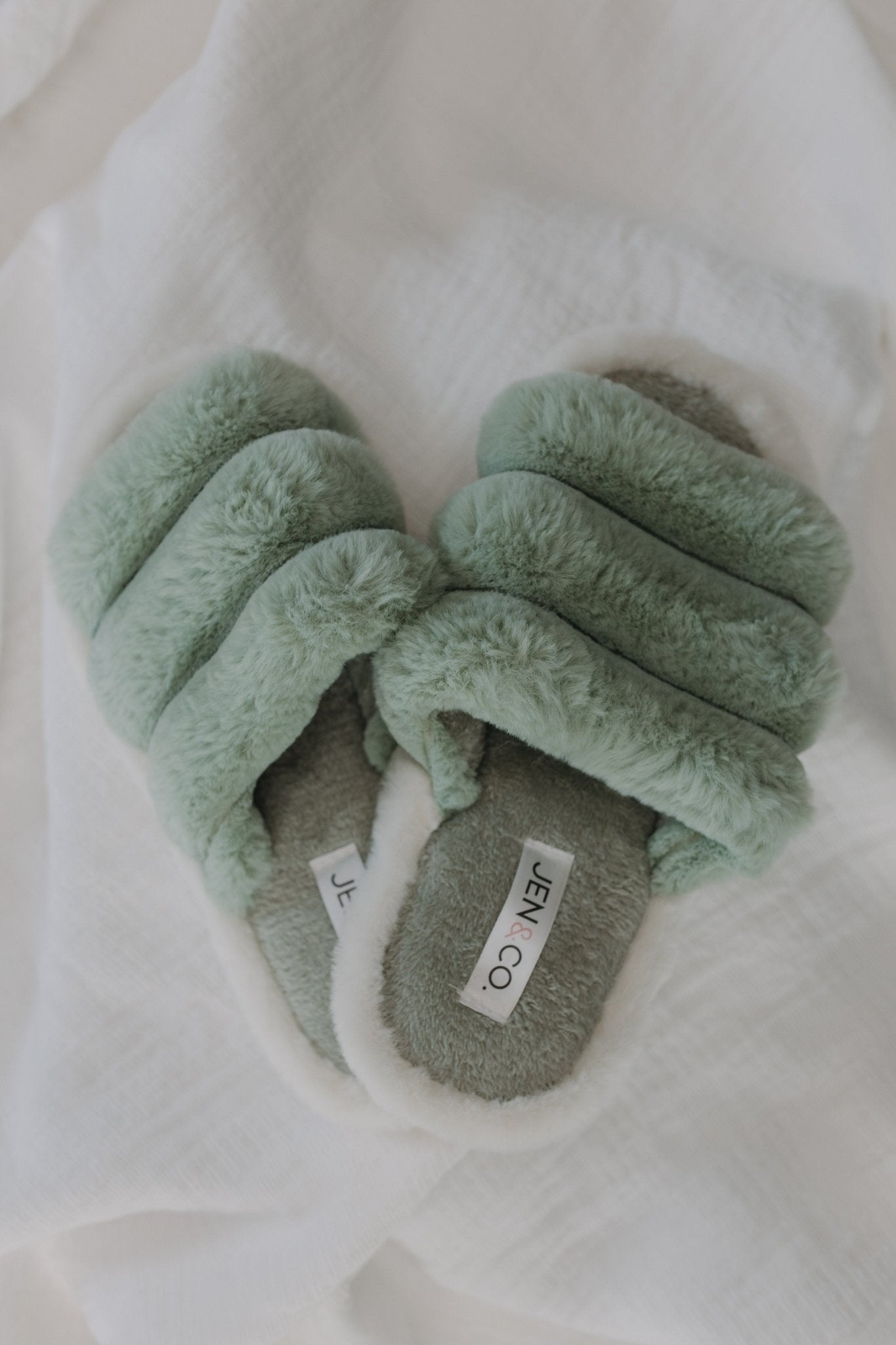 FUZZY CLOUD SLIDES - Love Marlow