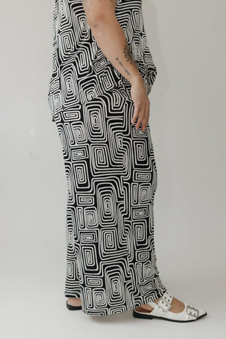 Geometric Chic Pleated Wide - Leg Pants - Love Marlow