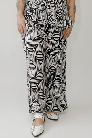Geometric Chic Pleated Wide - Leg Pants - Love Marlow