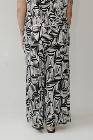 Geometric Chic Pleated Wide - Leg Pants - Love Marlow