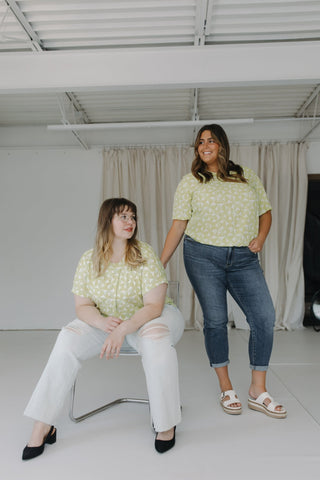 GEOMETRIC PRINT PLEATED CREW NECK BLOUSE IN LIMA - Love Marlow