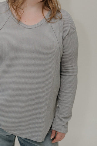 GREY RIBBED RAGLAN SLEEVE V - NECK LONG SLEEVE KNIT TEE - Love Marlow