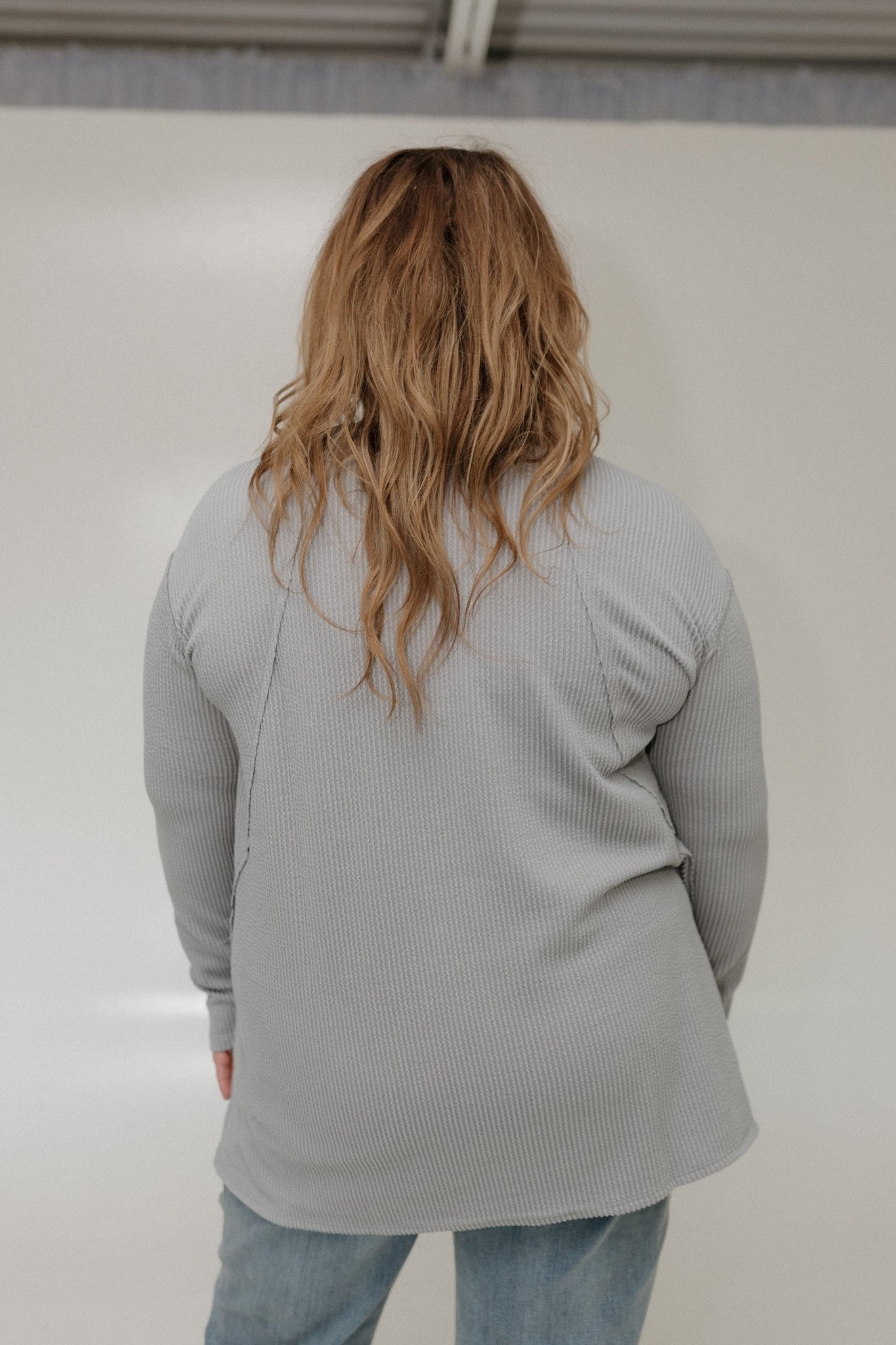 GREY RIBBED RAGLAN SLEEVE V - NECK LONG SLEEVE KNIT TEE - Love Marlow