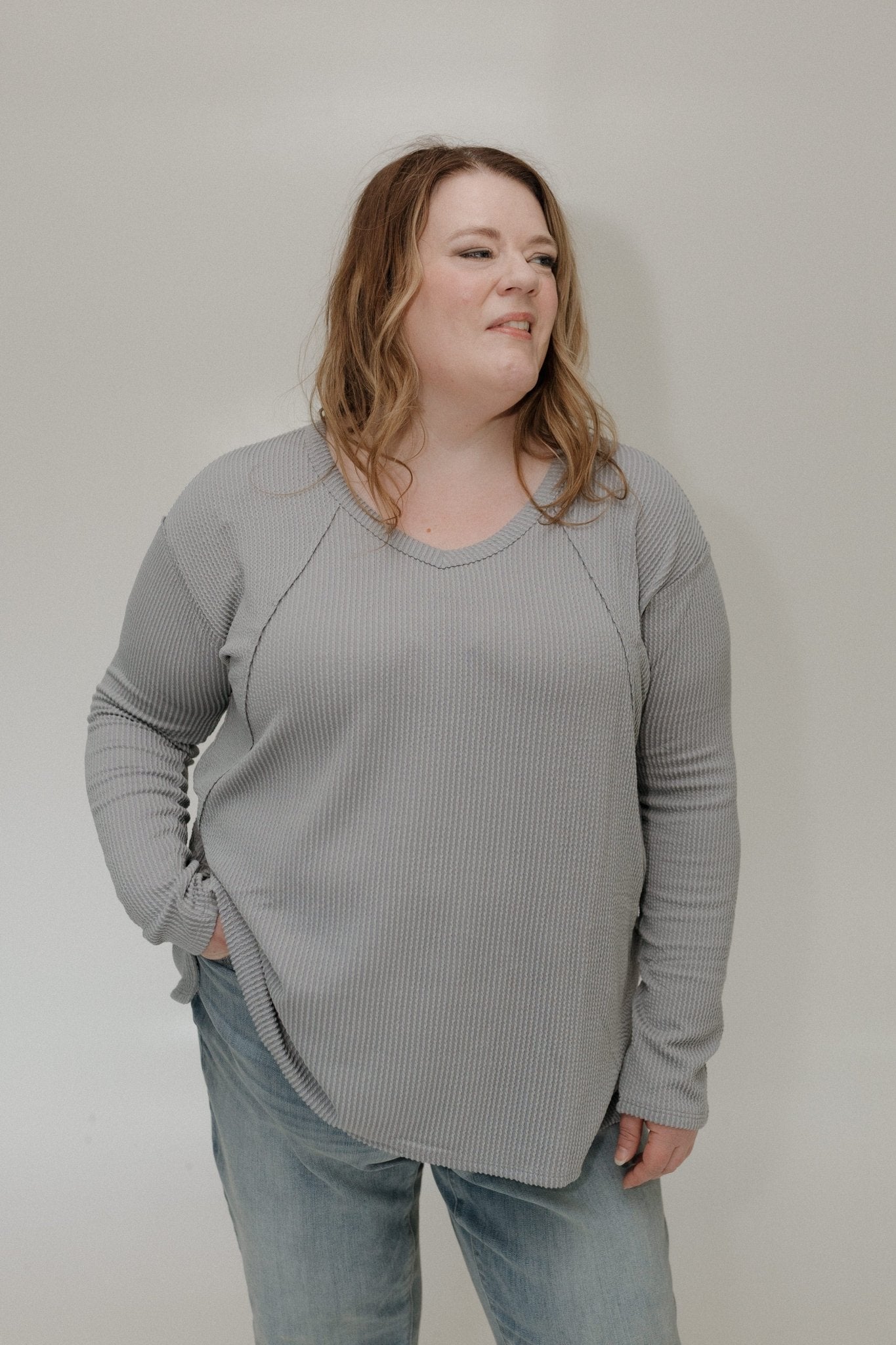 GREY RIBBED RAGLAN SLEEVE V - NECK LONG SLEEVE KNIT TEE - Love Marlow
