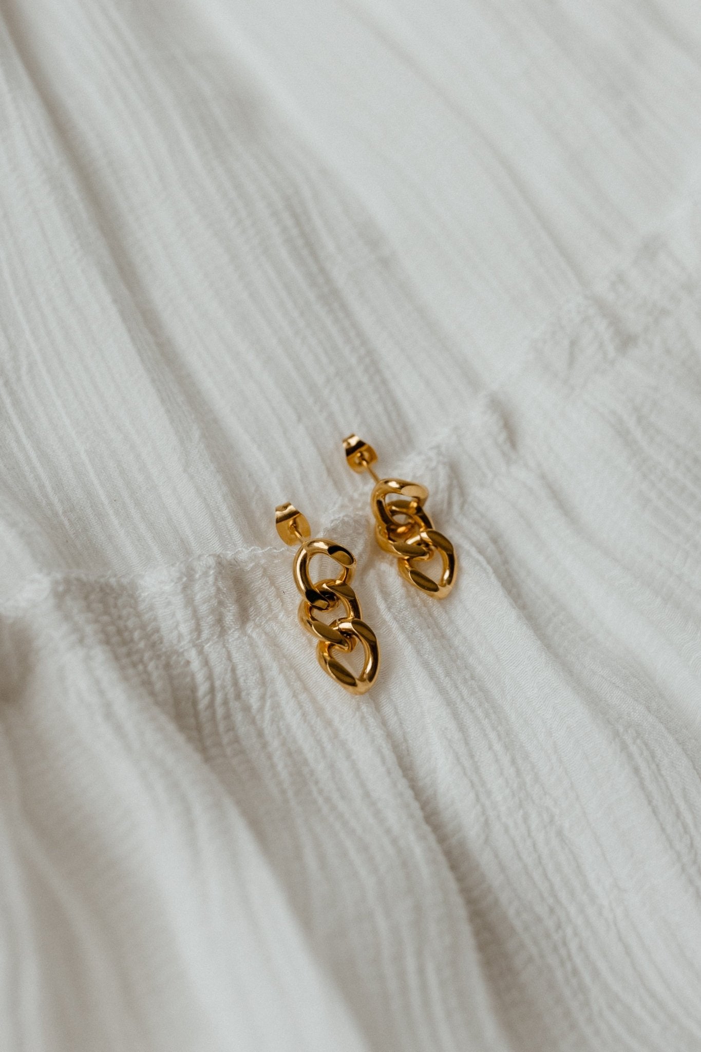 HARLOW CHAIN DROP EARRINGS - Love Marlow