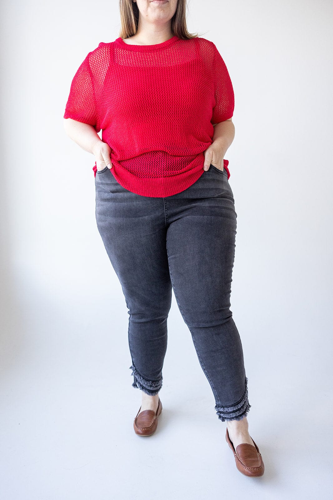 HIGH - RISE RELAXED SKINNY JEAN WITH FRAYED HEM IN VINTAGE WASHED BLACK - Love Marlow