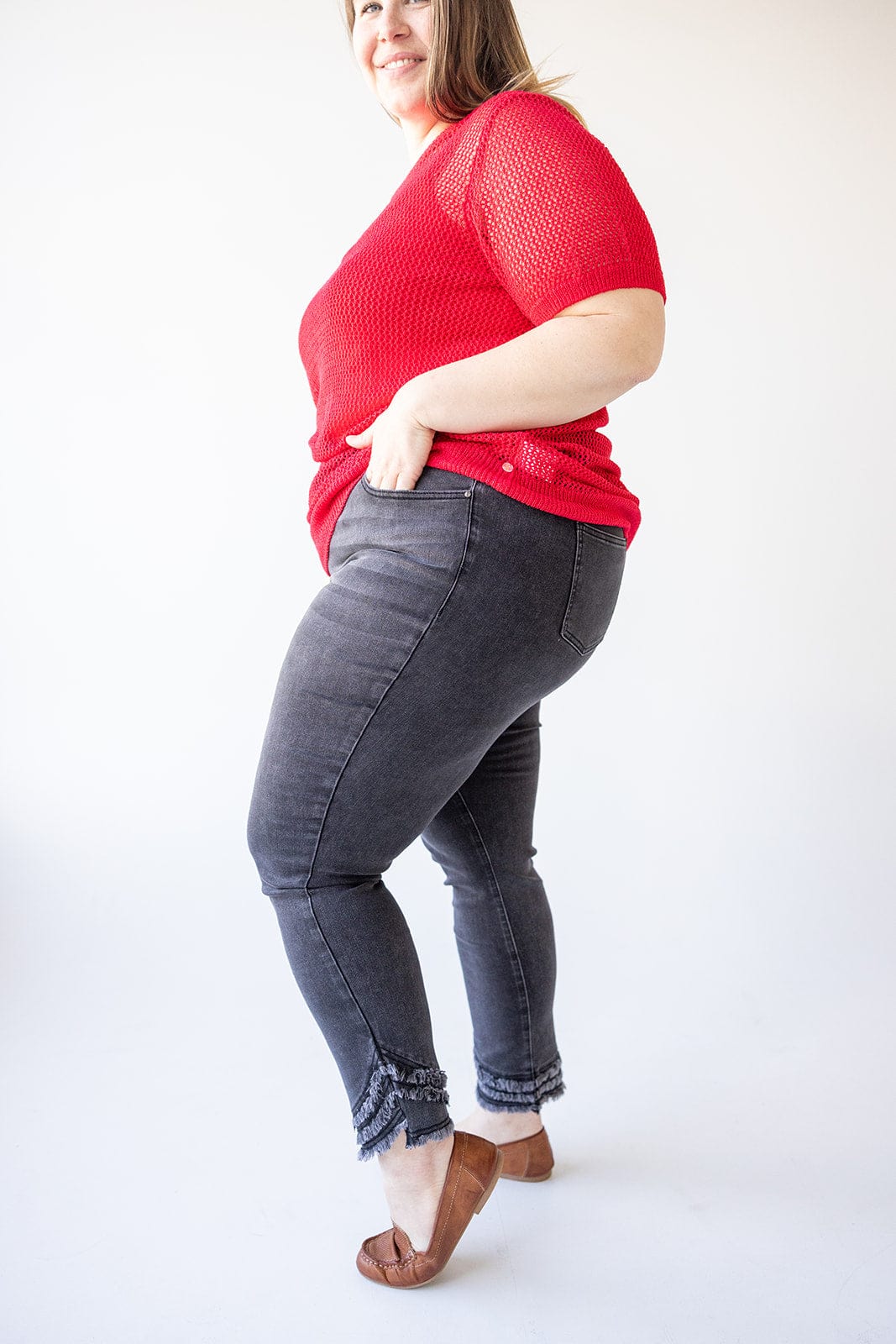 HIGH - RISE RELAXED SKINNY JEAN WITH FRAYED HEM IN VINTAGE WASHED BLACK - Love Marlow