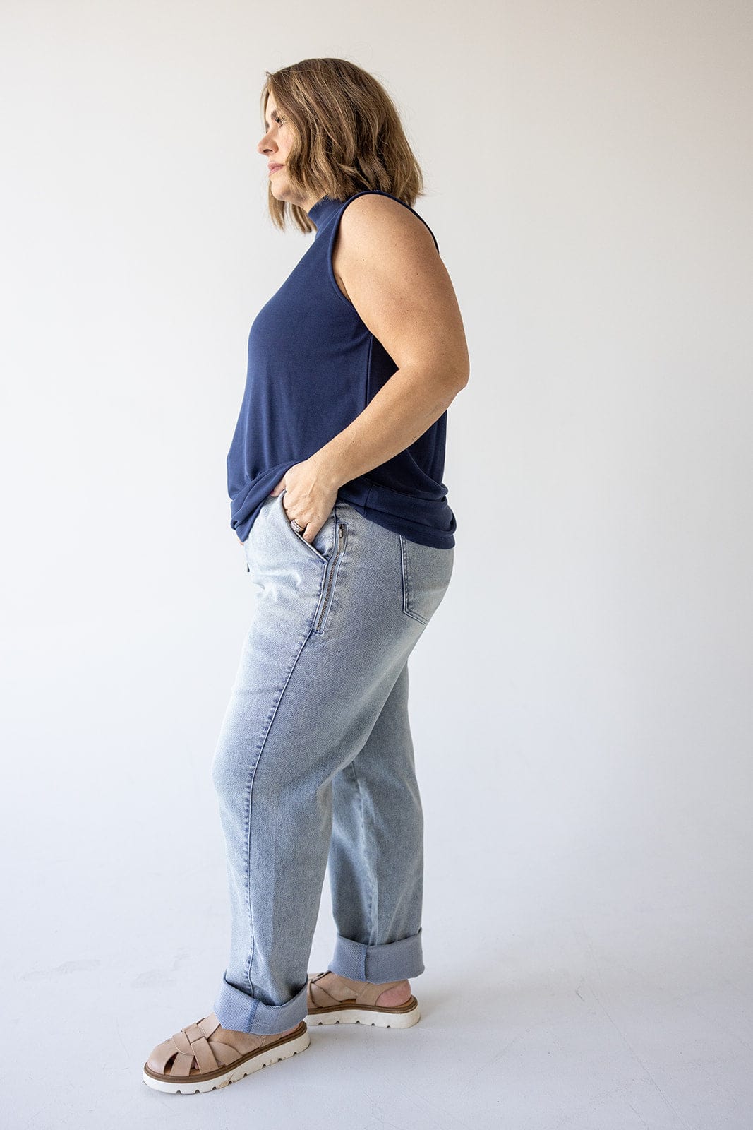 HIGH - RISE STRETCHY LIGHTWEIGHT JEANS IN BLEACH BLUE - 12 - Love Marlow