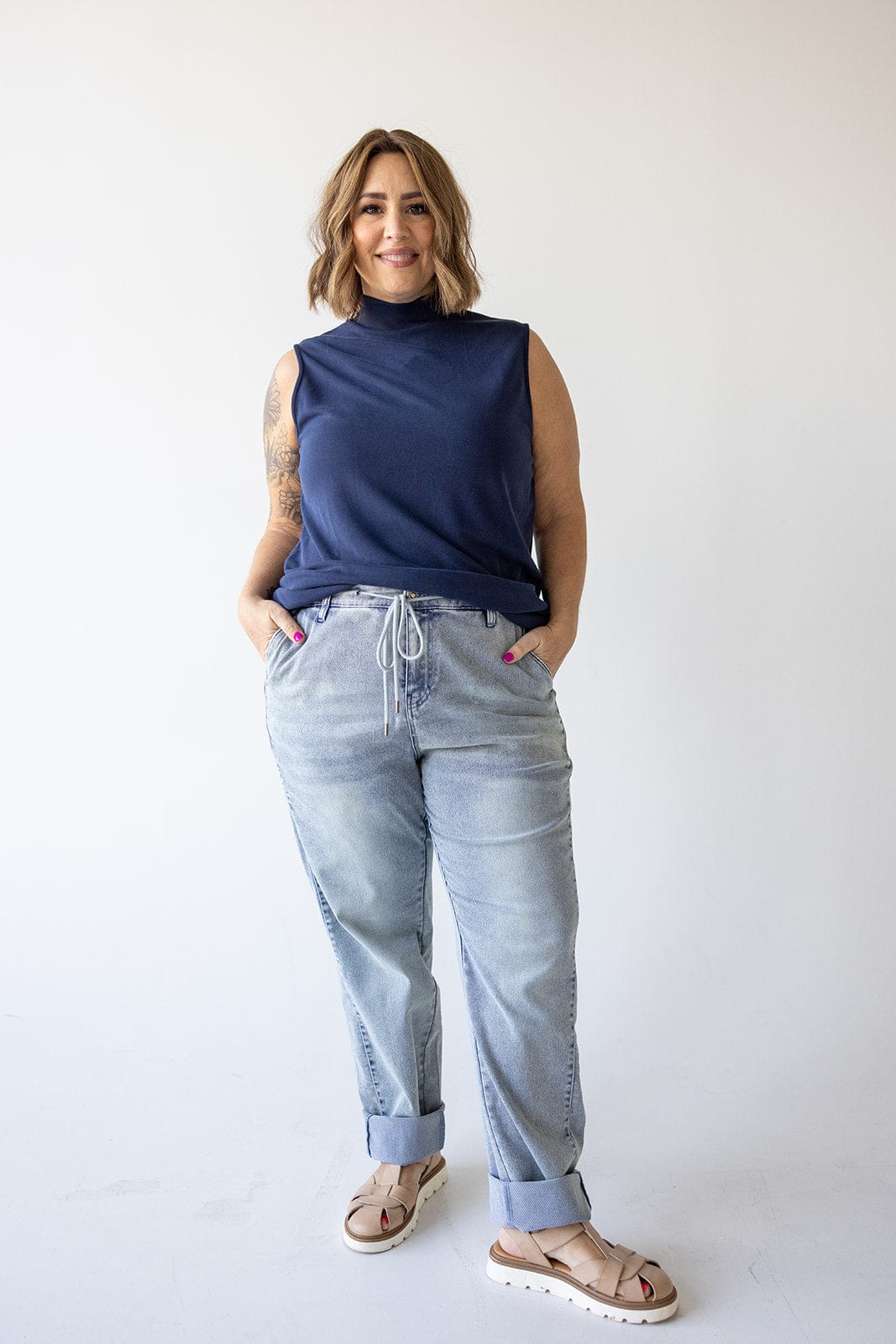 HIGH - RISE STRETCHY LIGHTWEIGHT JEANS IN BLEACH BLUE - 12 - Love Marlow