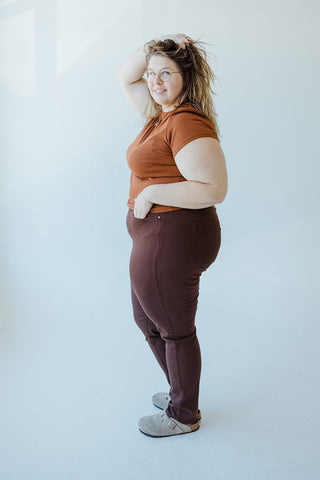 HIGH - RISE SUPER STRETCHY RELAXED SKINNY JEANS IN COFFEEHOUSE - Love Marlow