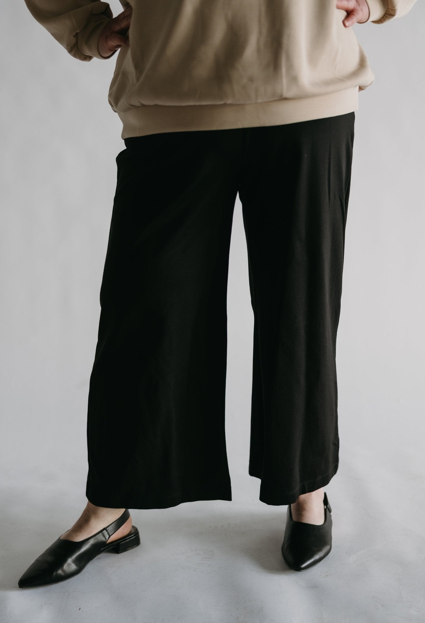 HIGH WAIST WIDE LEG CROPS IN BLACK - Love Marlow