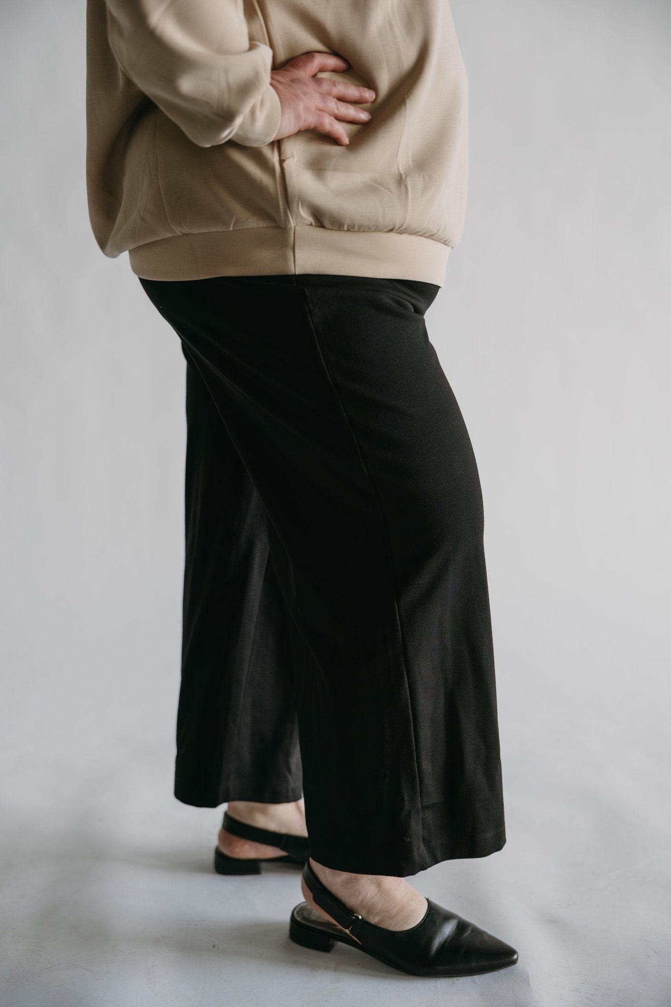HIGH WAIST WIDE LEG CROPS IN BLACK - Love Marlow