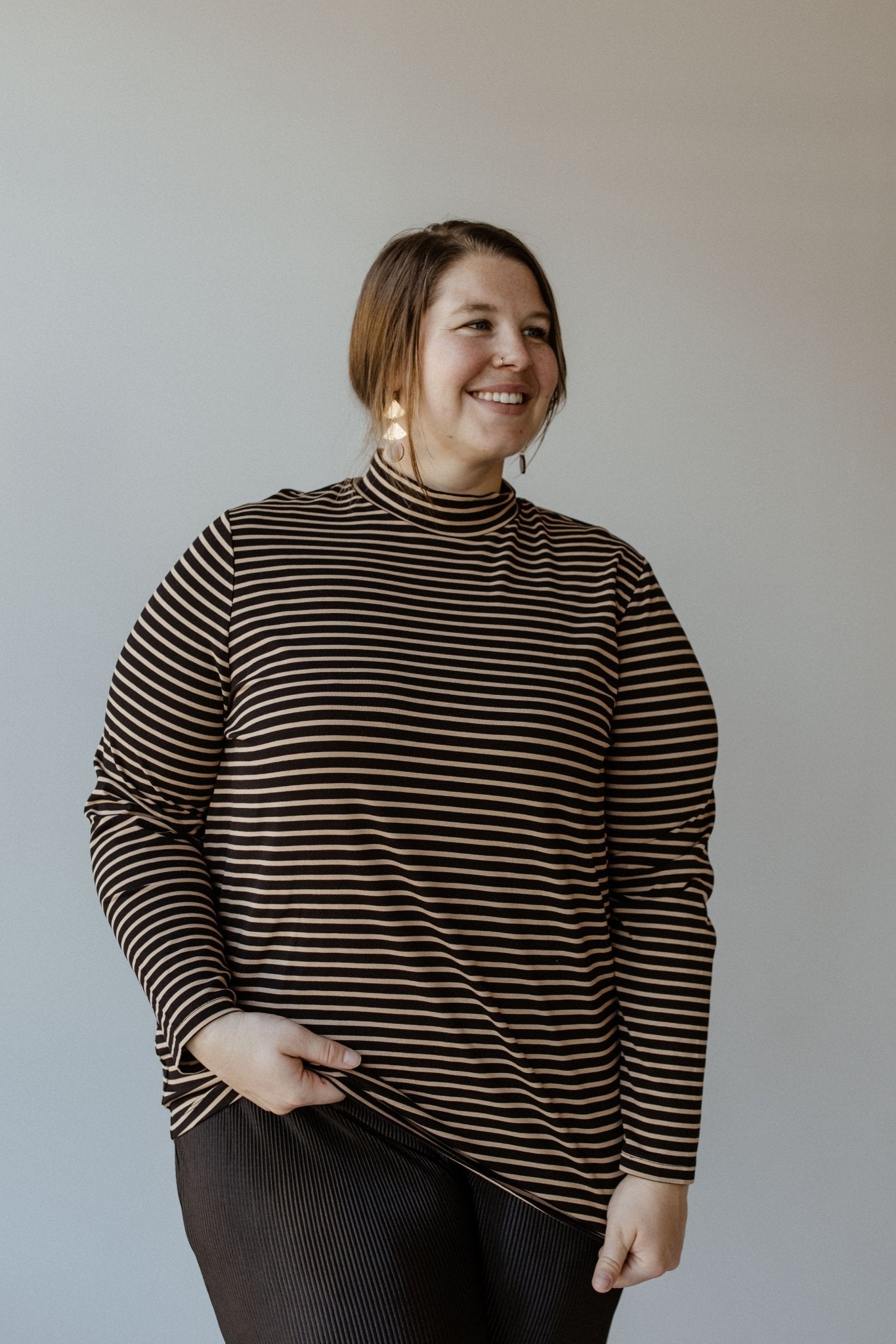 JERSEY KNIT LONG - SLEEVE STRIPED TURTLENECK - Love Marlow