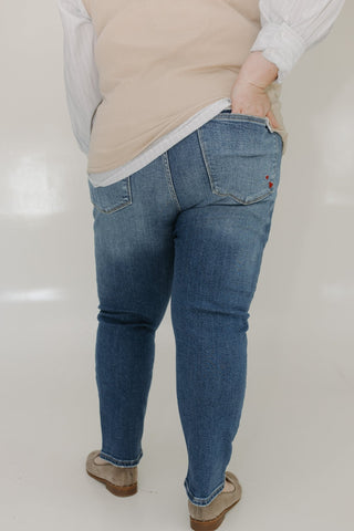 JUDY BLUE EMBROIDERED DESTROYED BOYFRIEND JEANS - Love Marlow