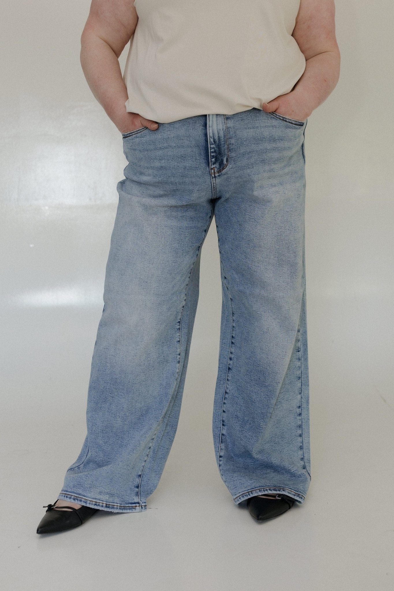 JUDY BLUE HIGH WAIST RELAXED STRAIGHT IN VINTAGE LIGHT WASH - Love Marlow