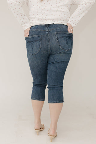 Judy Blue High Waist Tummy Control Capri – Dark Wash - Love Marlow