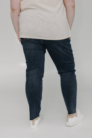 JUDY BLUE HIGH WAIST TUMMY CONTROL CURVED HEM SKINNY IN DARK WASH - Love Marlow