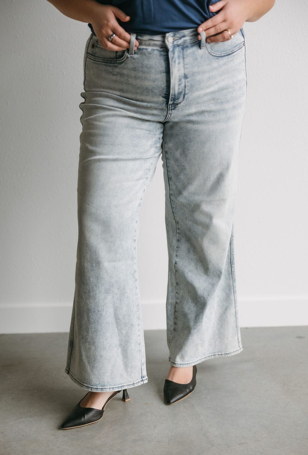 JUDY BLUE HIGH WAIST TUMMY CONTROL WIDE LEG IN RETRO WASH - Love Marlow