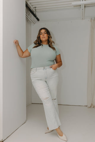 JUDY BLUE MID - RISE BOOTCUT JEAN WITH DESTROYED KNEES AND FRAYED HEM - Love Marlow