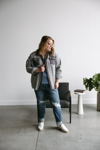 JUDY BLUE MID - RISE BOYFRIEND FIT DESTROYED KNEES JEANS WITH CUFF - Love Marlow