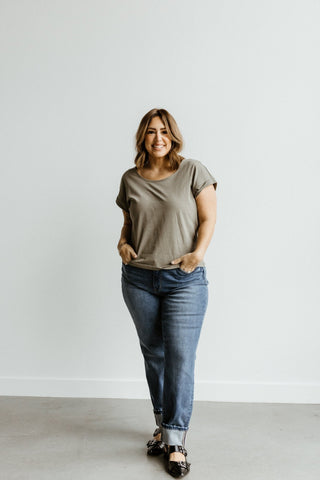 JUDY BLUE MID - RISE CAT SCRATCH BOYFRIEND JEAN WITH WIDE CUFF IN MEDIUM WASH - Love Marlow