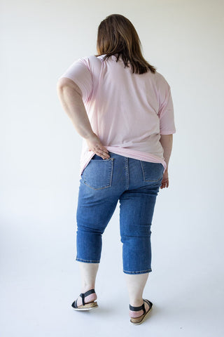 JUDY BLUE MID - RISE NON - DISTRESSED CAPRI WITH SIDE SLIT - Love Marlow