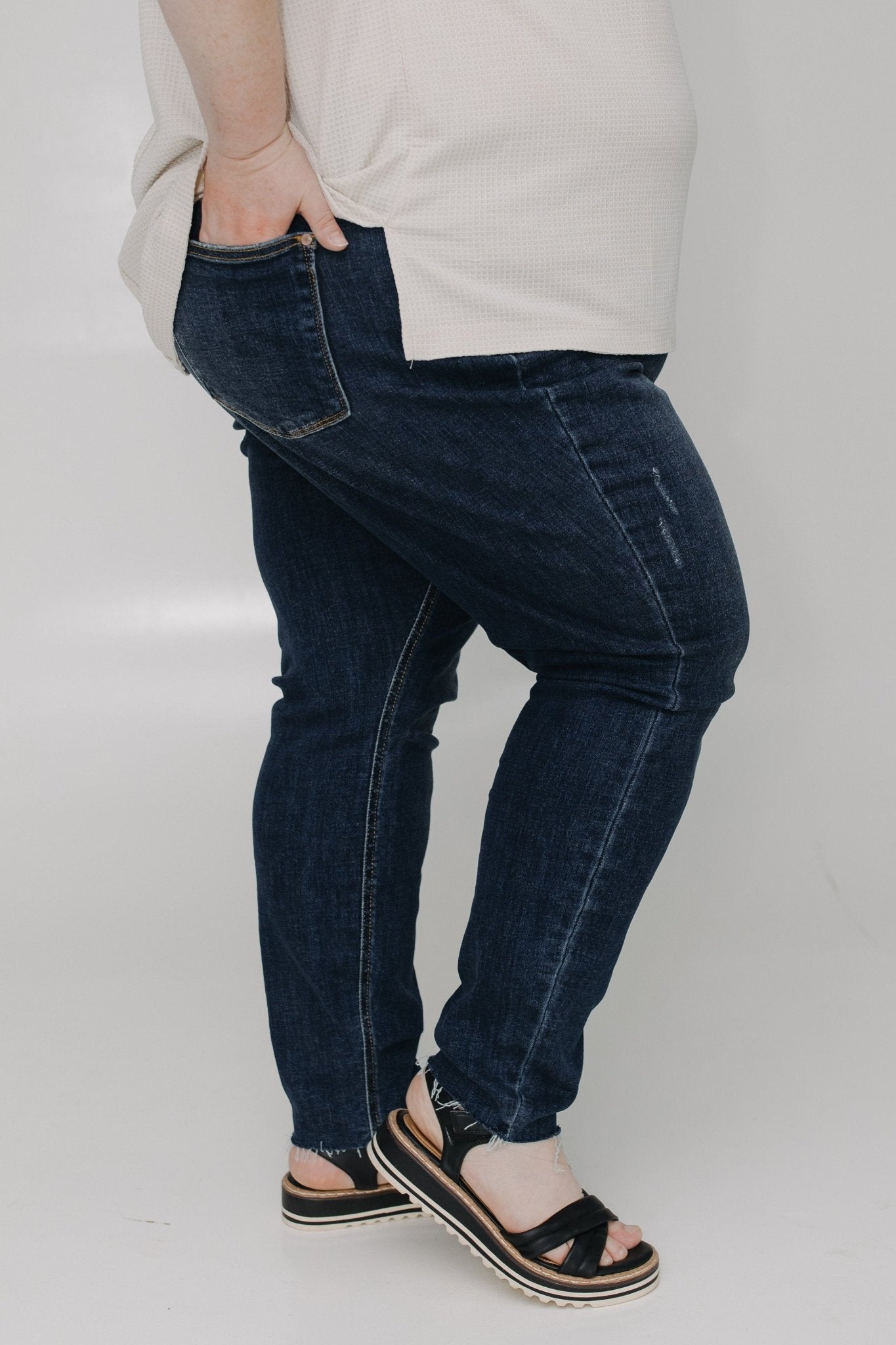 JUDY BLUE MID - RISE NON - DISTRESSED SKINNY WITH RAW HEM IN DARK VINTAGE WASH - Love Marlow