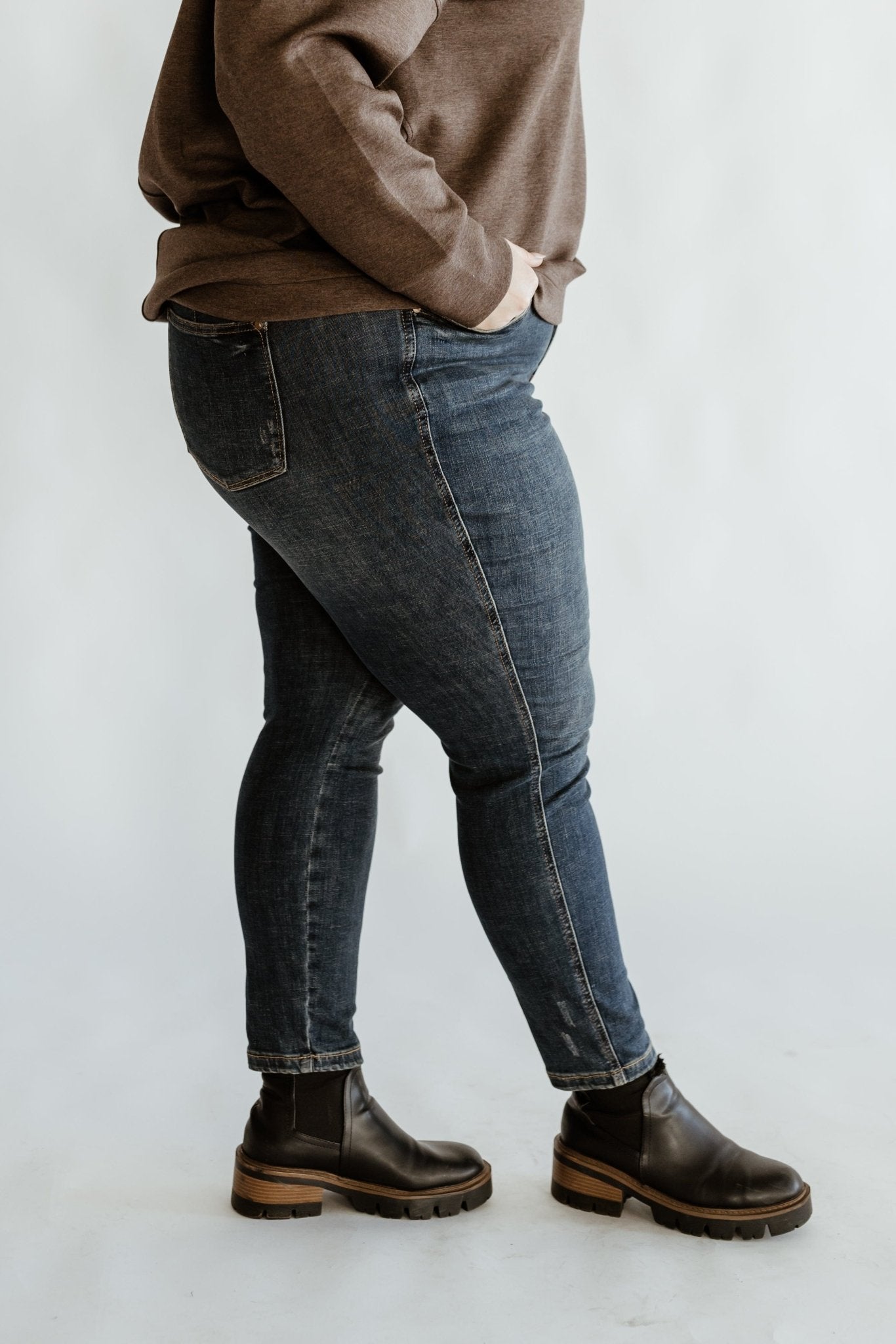 JUDY BLUE MID - RISE NON - DISTRESSED TUMMY CONTROL SKINNY JEAN IN DARK VINTAGE WASH - Love Marlow