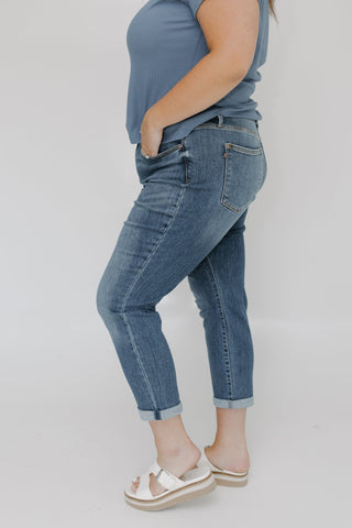 JUDY BLUE MID - RISE VINTAGE WASH NON - DISTRESSED BOYFRIEND JEAN WITH A ROLLED CUFF - Love Marlow