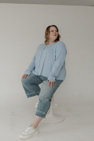 Judy Blue Mid Rise Wide Leg Crop Jeans – Light Medium Wash - Love Marlow