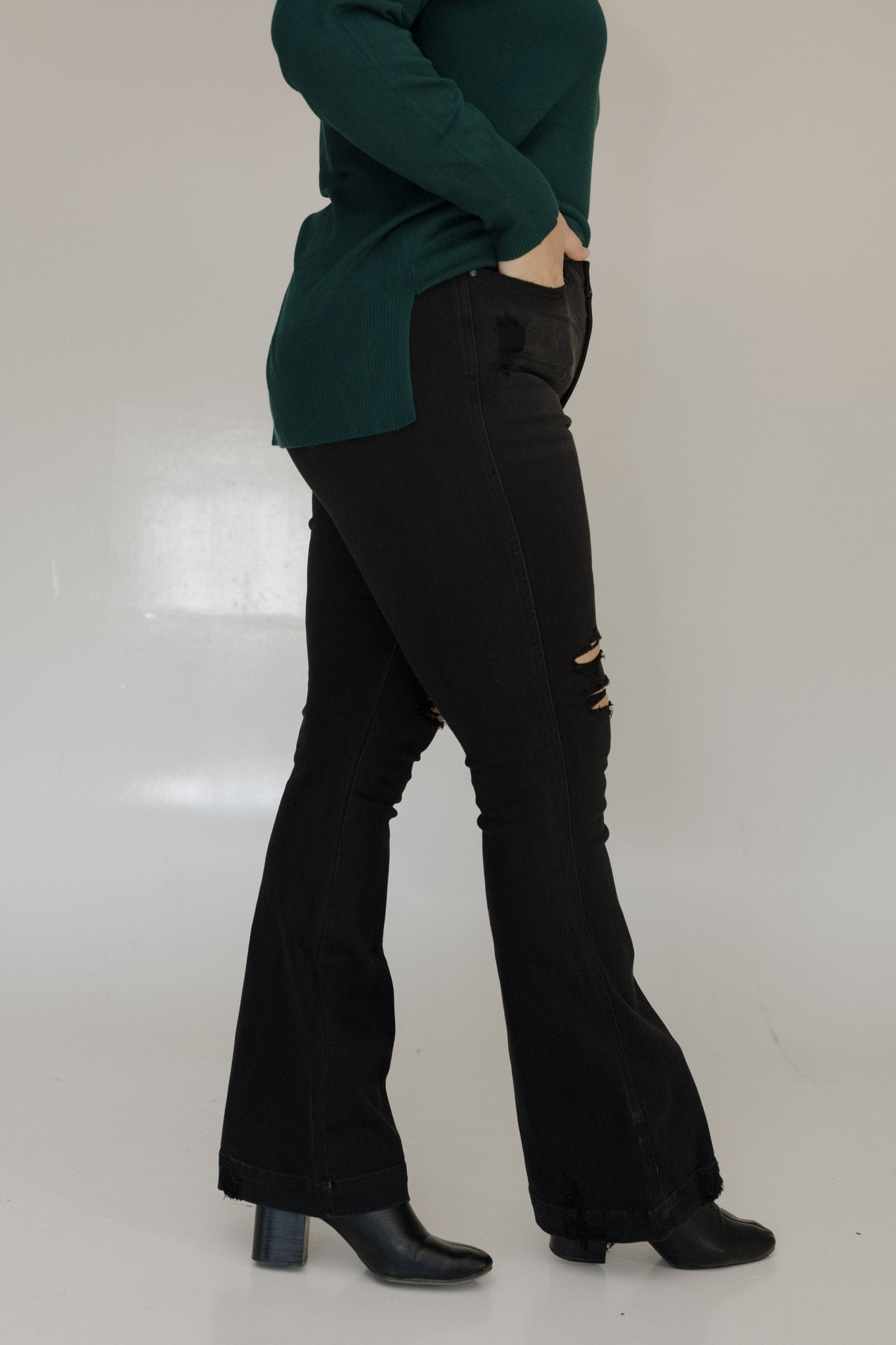 JUDY BLUE TUMMY CONTROL DESTROYED FLARES IN BLACK - Love Marlow