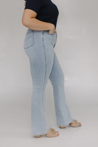 JUDY BLUE TUMMY CONTROL LIGHT WASH BOOTCUT JEANS IN TALL - Love Marlow