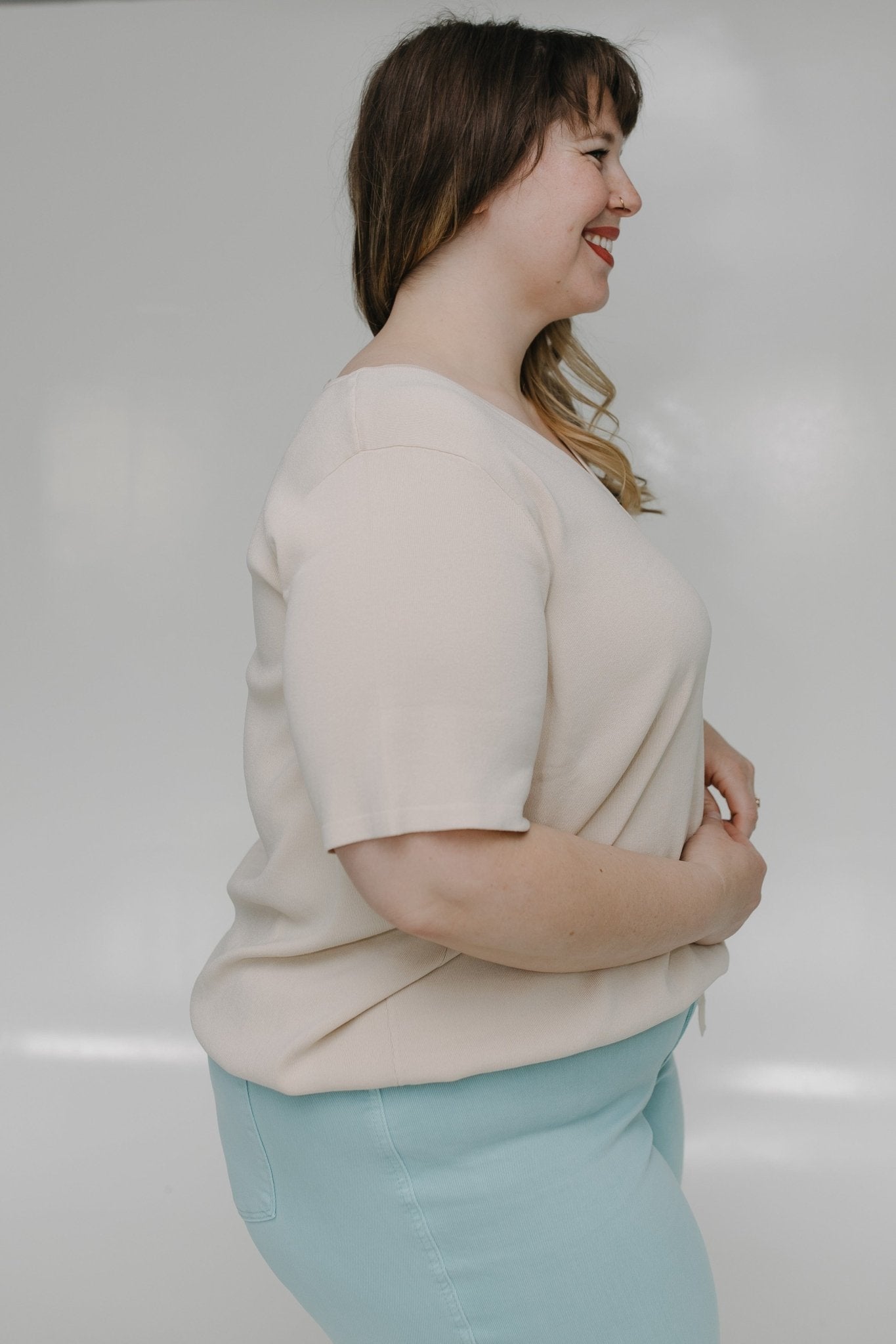 KNIT BLOUSE WITH TIE FRONT HEM - Love Marlow