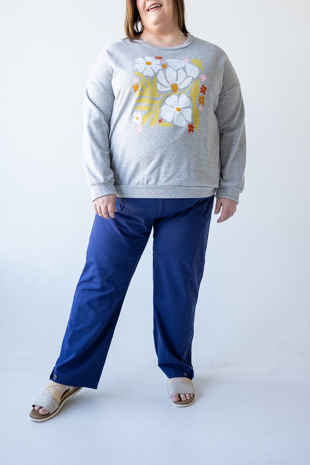 KNIT PULL - ON ANKLE PANTS IN MARINE - Love Marlow