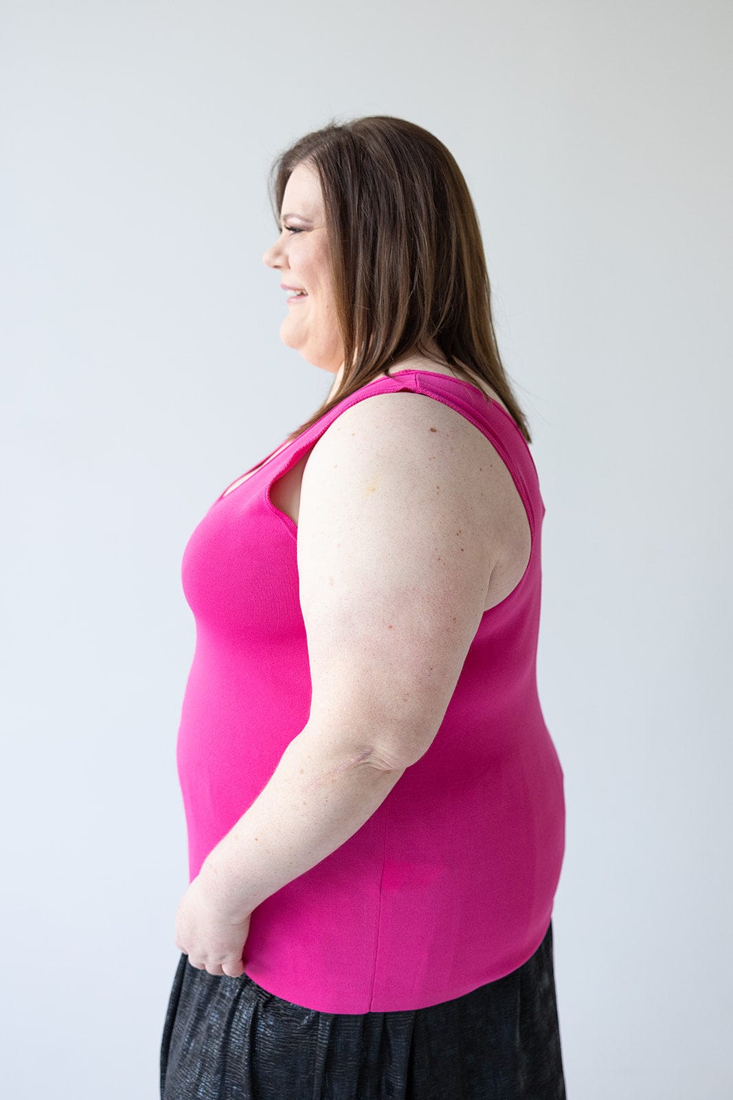 KNIT TANK WITH SCALLOP NECKLINE IN AZALEA - Love Marlow