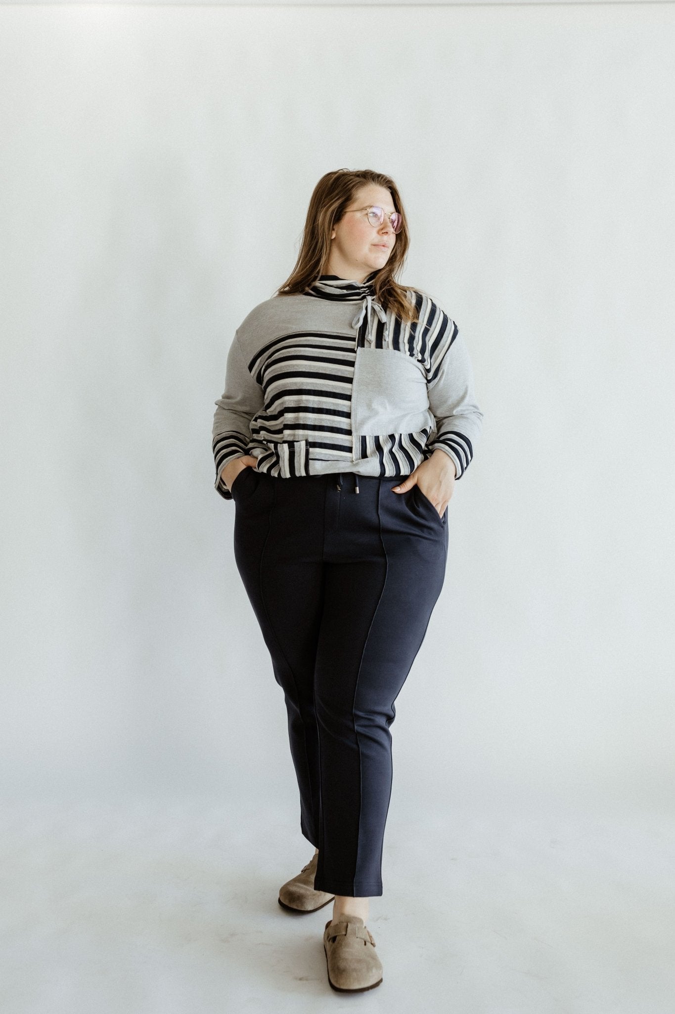 LIGHT AS AIR DRAWSTRING TROUSER IN MIDNIGHT - Love Marlow