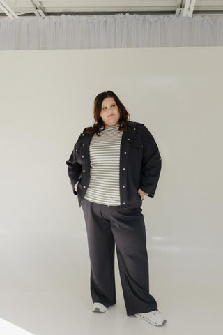 LIGHT AS AIR PLEATED WIDE LEG PANTS IN DEEP NAVY - Love Marlow