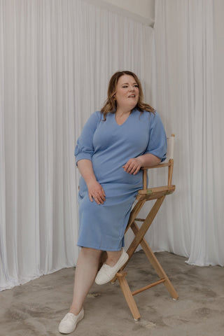 LIGHT AS AIR V - NECK DRESS WITH PIPING DETAIL IN DUSTY LIGHT BLUE - Love Marlow