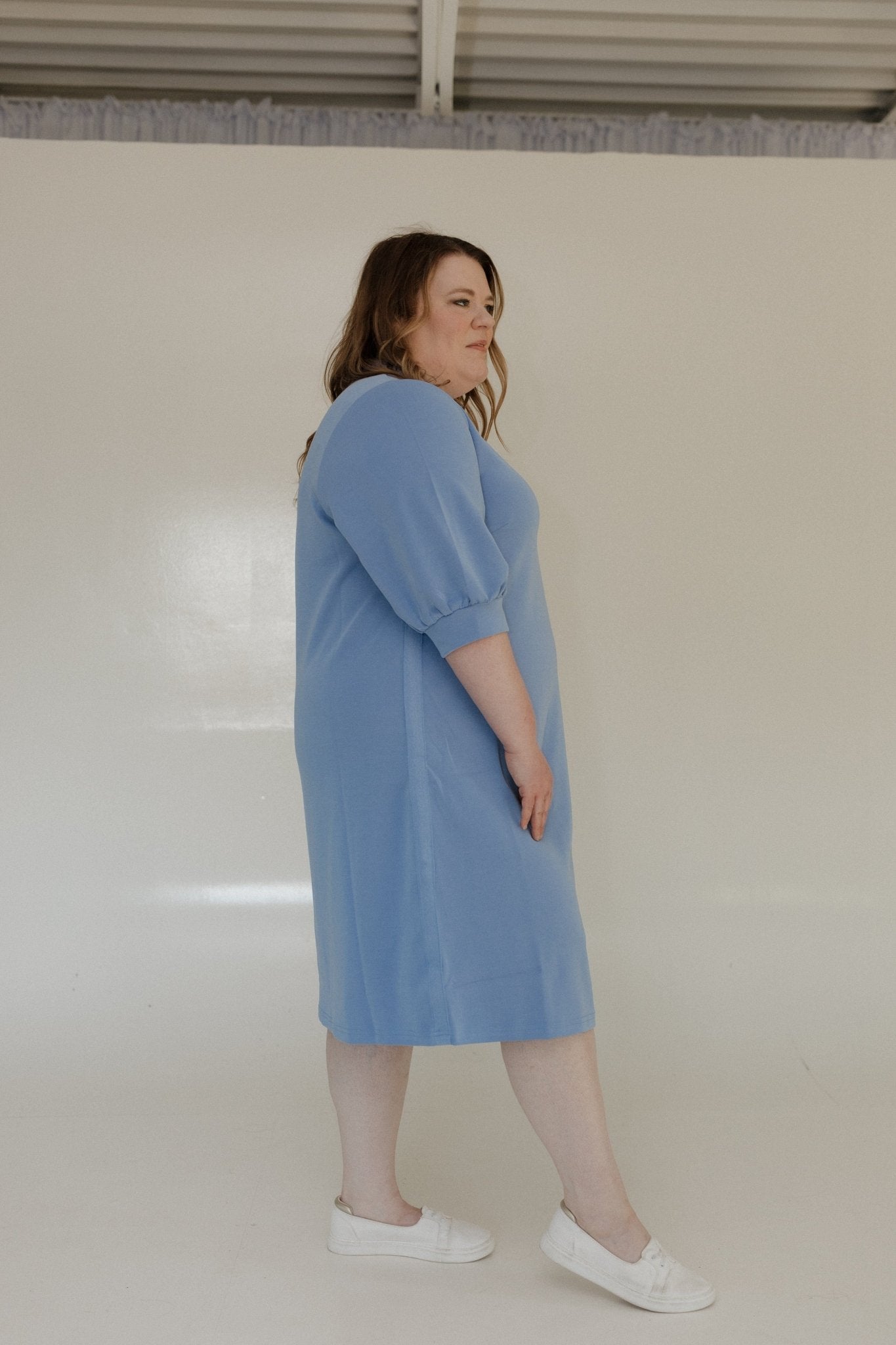 LIGHT AS AIR V - NECK DRESS WITH PIPING DETAIL IN DUSTY LIGHT BLUE - Love Marlow