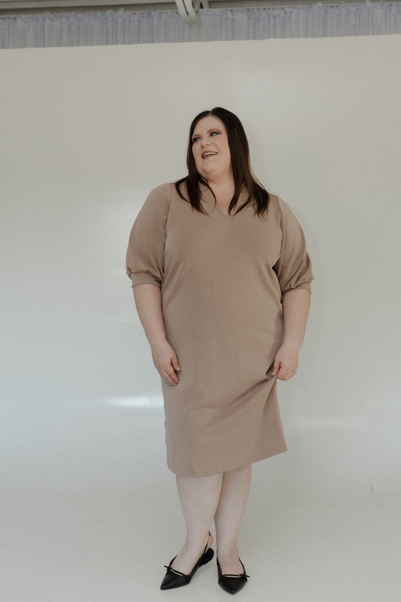 LIGHT AS AIR V - NECK DRESS WITH PIPING DETAIL IN MOCHA - Love Marlow