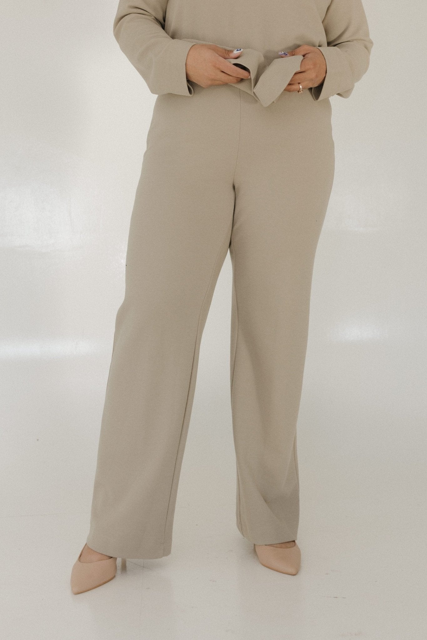 LIGHT KHAKI STRAIGHT LEG PULL - ON PANT - Love Marlow