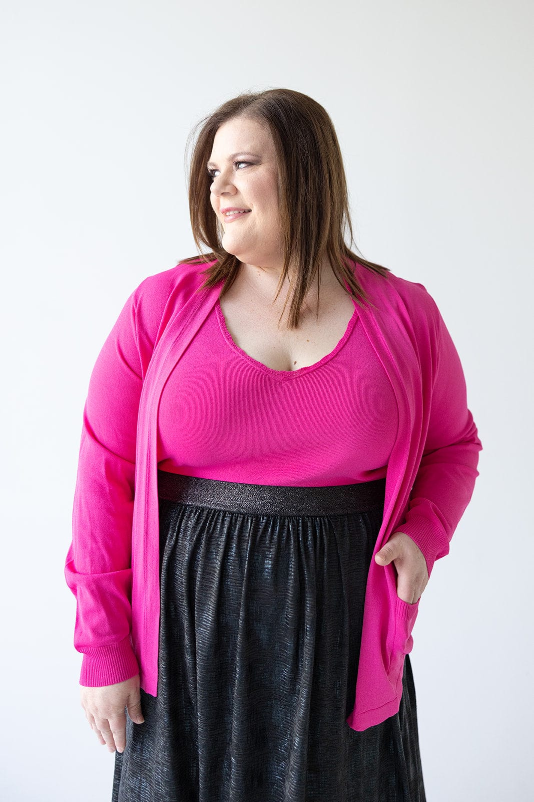 LIGHTWEIGHT CARDIGAN WITH POCKETS IN AZALEA - Love Marlow