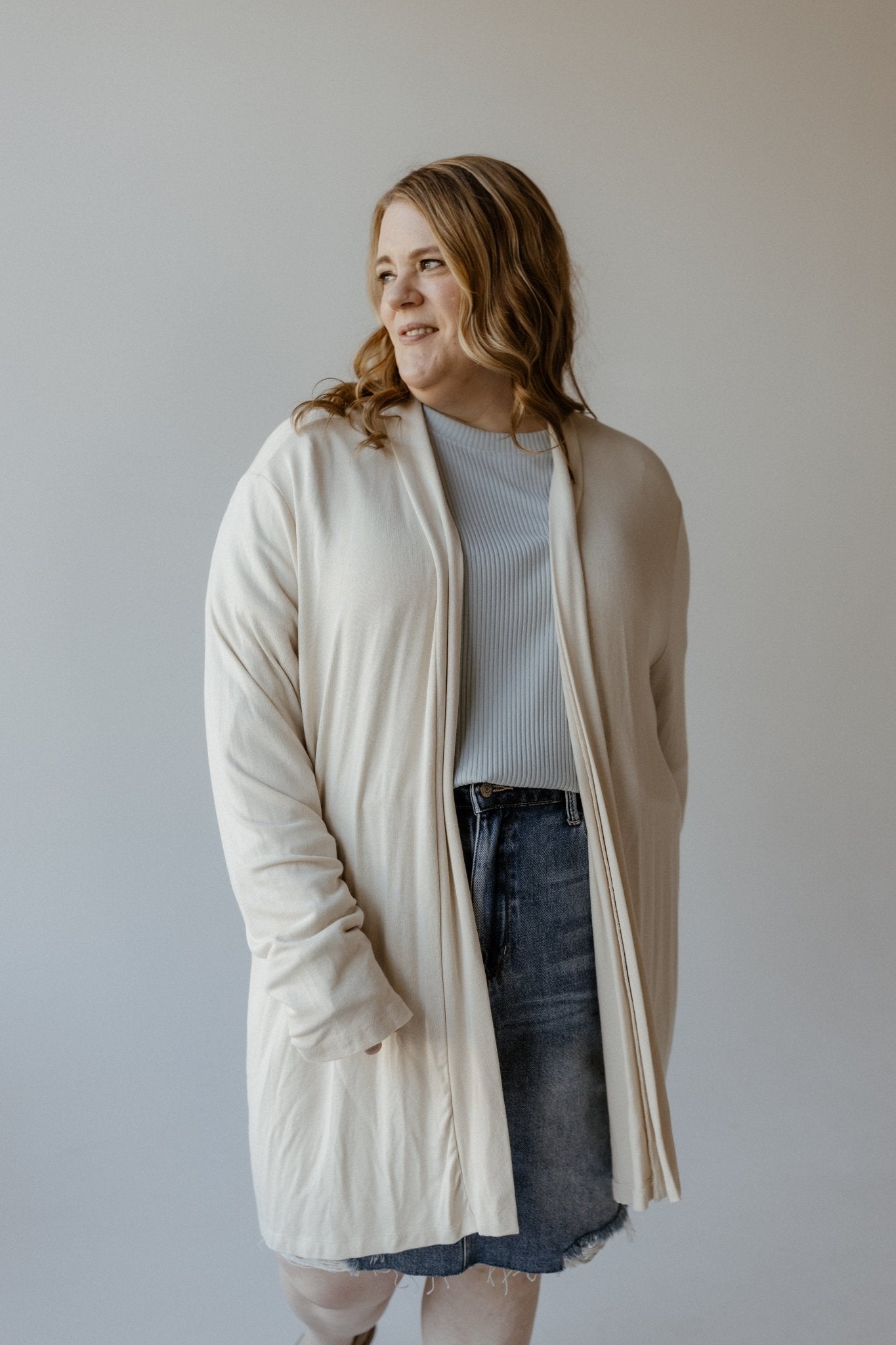 LIGHTWEIGHT LONG - SLEEVED CARDIGAN IN SAND - 26/28 - Love Marlow