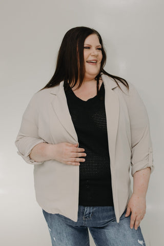 LIGHTWEIGHT OPEN WEAVE V - NECK TEE IN BLACK - Love Marlow