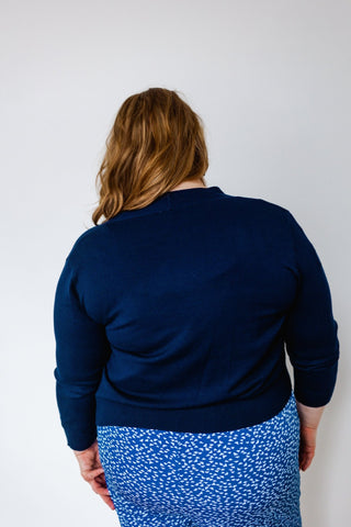 LIGHTWEIGHT SHORT CARDIGAN IN NAVY - Love Marlow