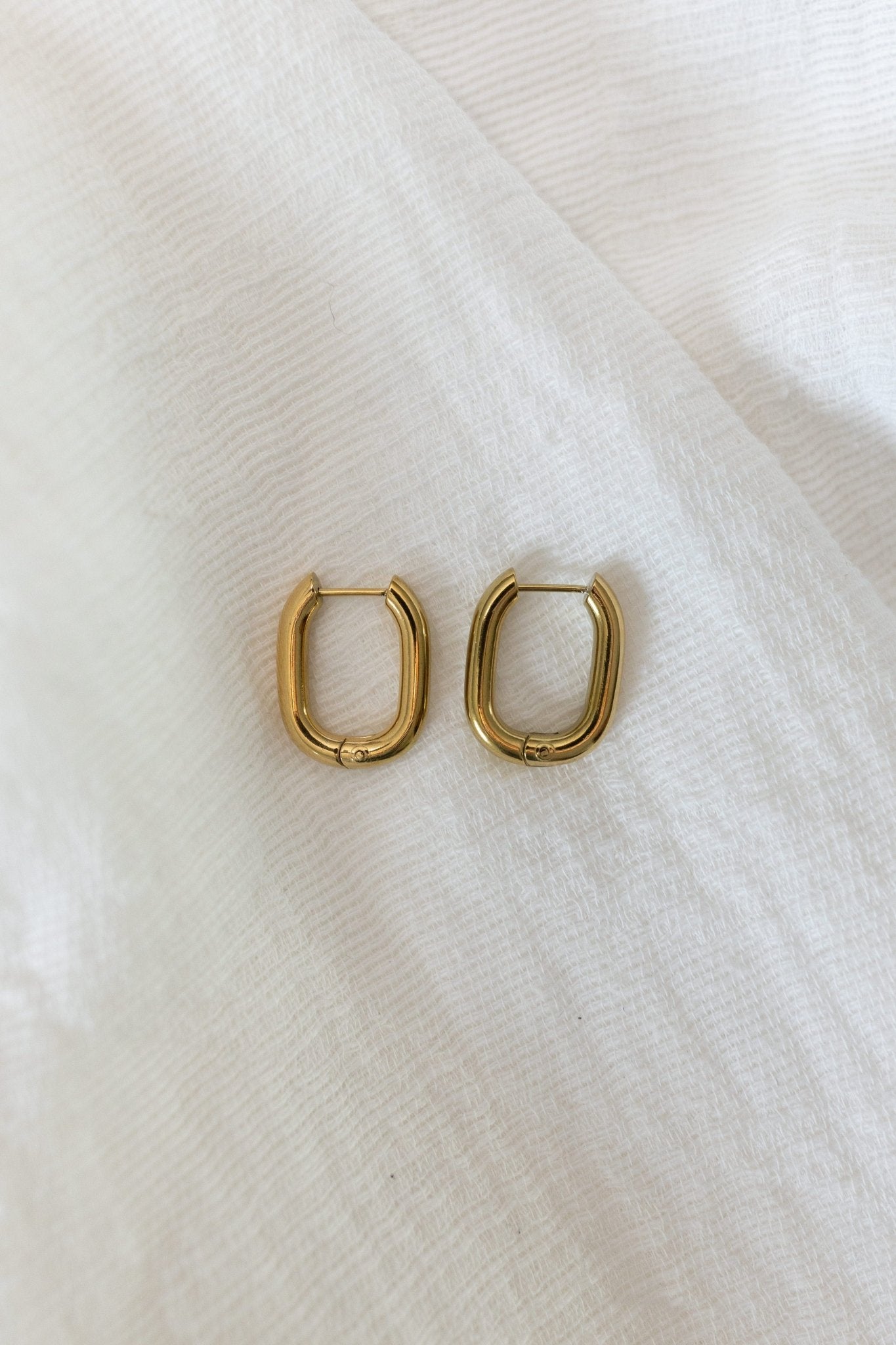 LILA FLIRTY WATERPROOF OVAL HOOP EARRINGS - Love Marlow
