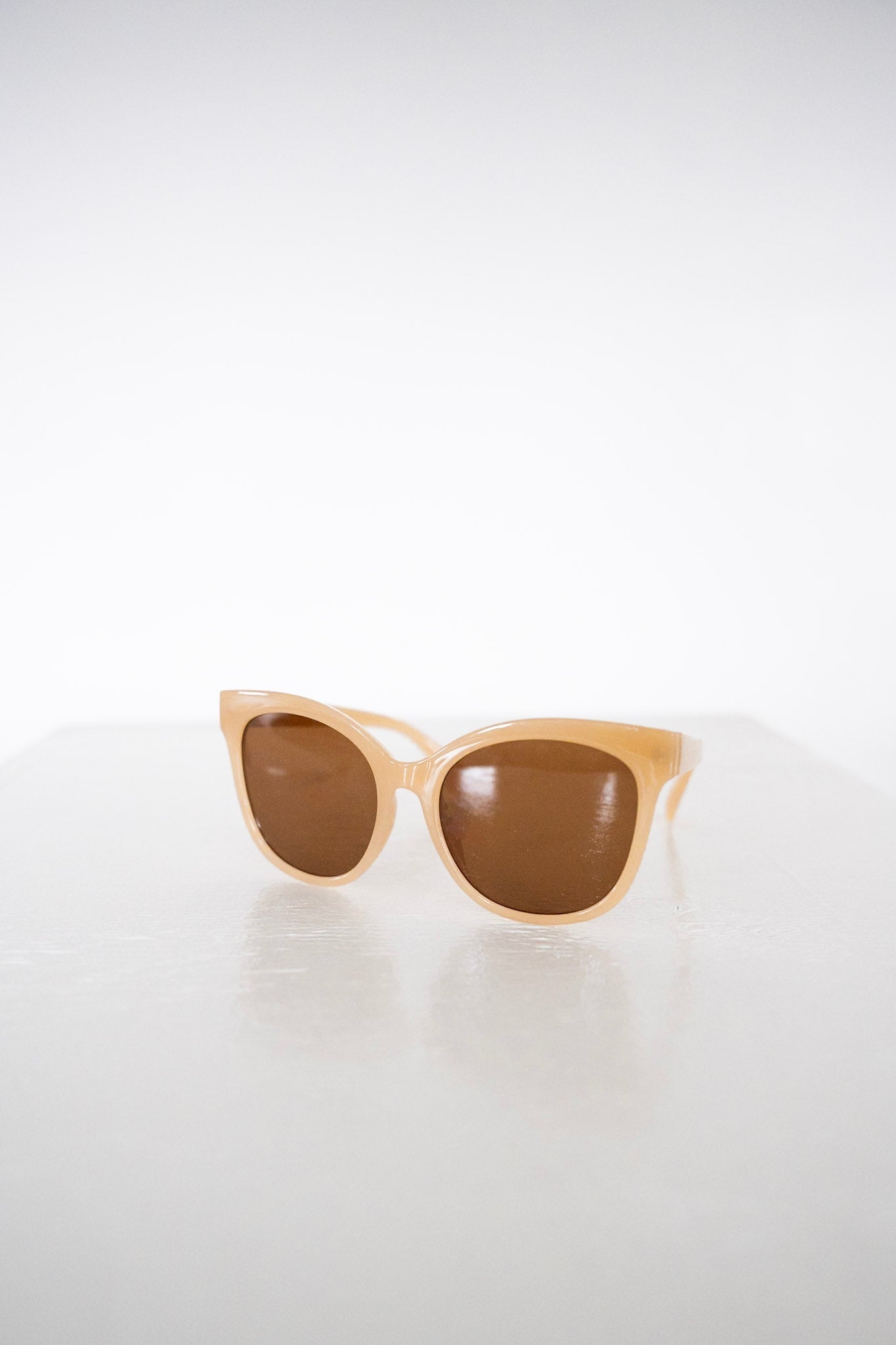 LONDON SUNGLASSES IN BEIGE - Love Marlow