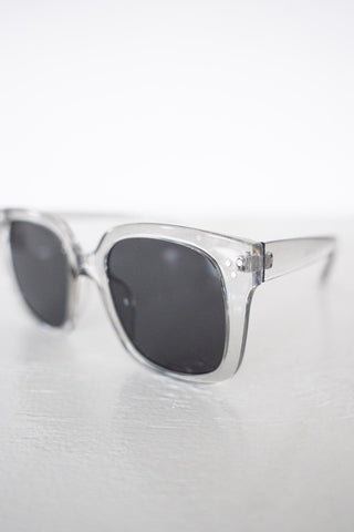 LOS ANGELES SUNGLASSES IN SMOKE - Love Marlow
